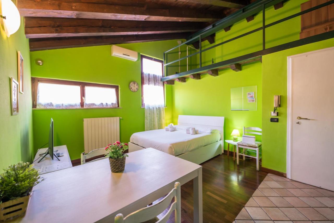Gardappartamenti Carducci City Centre Desenzano del Garda Exterior foto